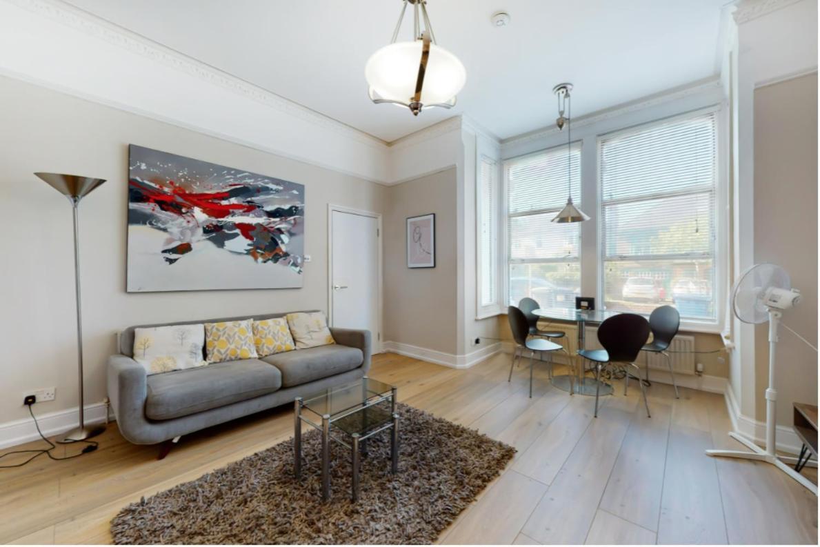 Super 1 Bedroom Flat In Hendon Near Middlesex University With Private Parking Esterno foto
